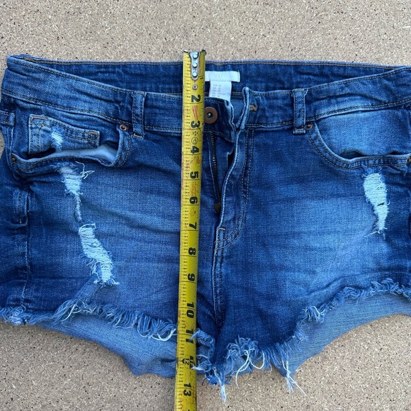 Distressed Blue Denim Women Shorts H&M Size 10 - Picture 6 of 6
